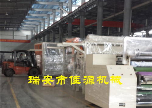上海客户的非沥青基防水卷材设备出仓咯