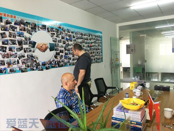 俄罗斯客户一行人来我公司进行技术交流
